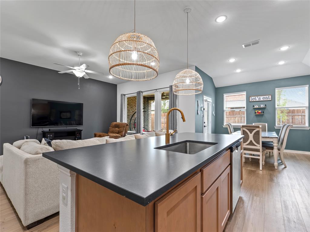 720 Colgate Circle Princeton, TX 75407 - Photo 5 of 29