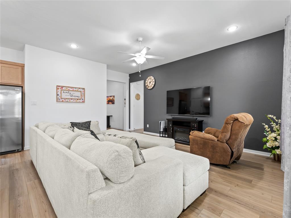 720 Colgate Circle Princeton, TX 75407 - Photo 8 of 29