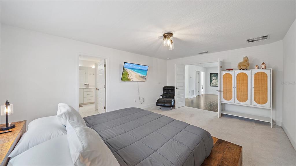 2587 Temple Street Sarasota, FL 34239 - Photo 26 of 54