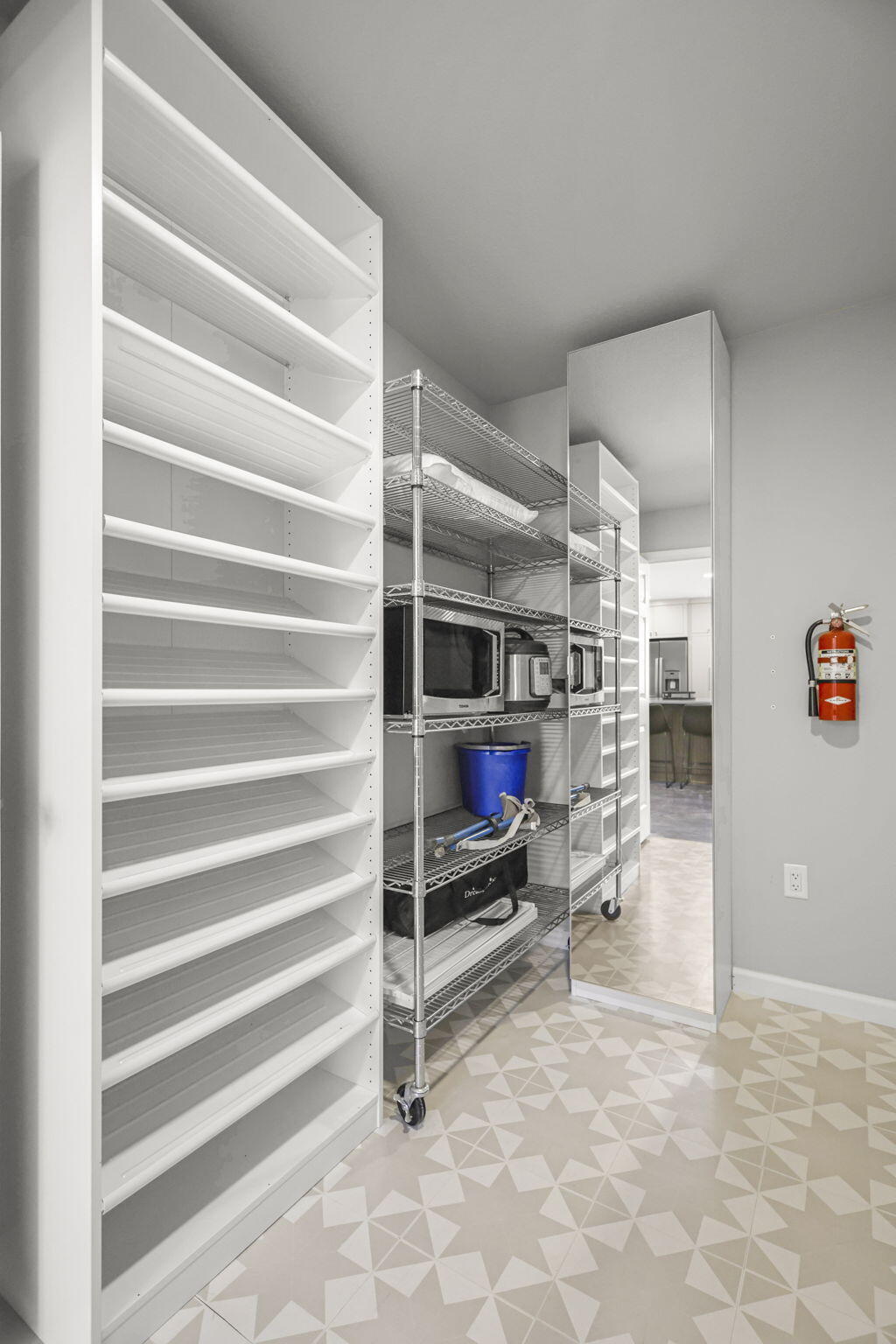 15745 Montgomery Ranch Road Redding, CA 96001 - Photo 31 of 60 Laundry Room