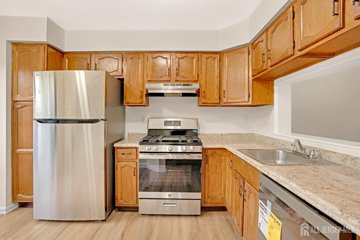 1503 Maplecrest Road Edison, NJ 08820 - Photo 5 of 23