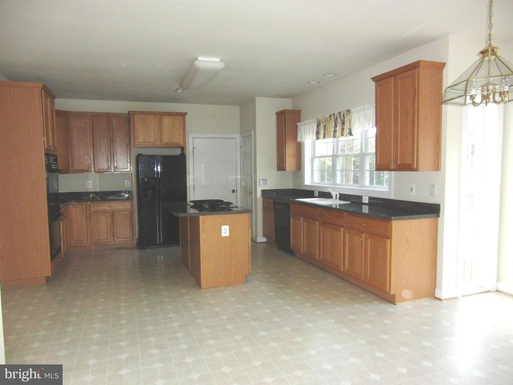 8428 Leaf Road Alexandria, VA 22309 - Photo 6 of 24 Interior (General)