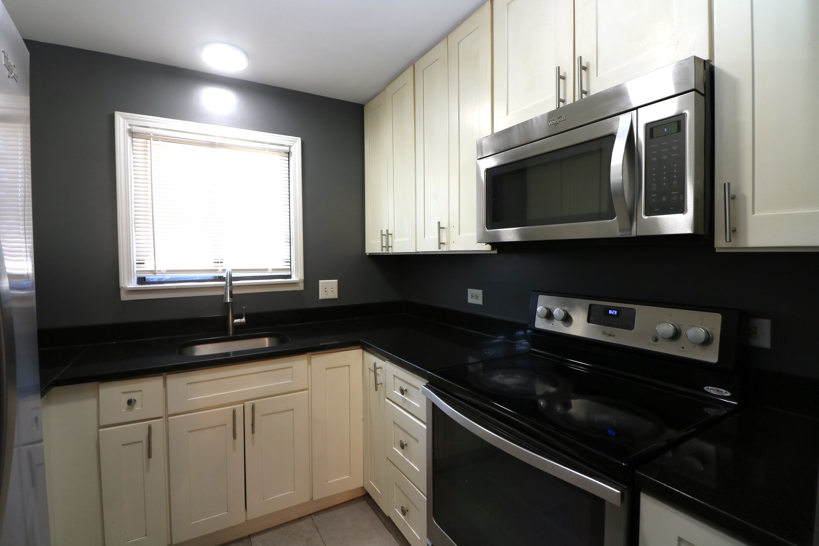 266 12th Street, Unit 3F Wheeling, IL 60090 - Photo 4 of 9