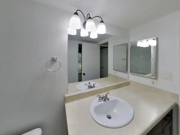 $1,649 | 14002 North 49th Avenue, Unit 1076, Glendale, AZ 85306