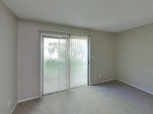 $1,649 | 14002 North 49th Avenue, Unit 1076, Glendale, AZ 85306