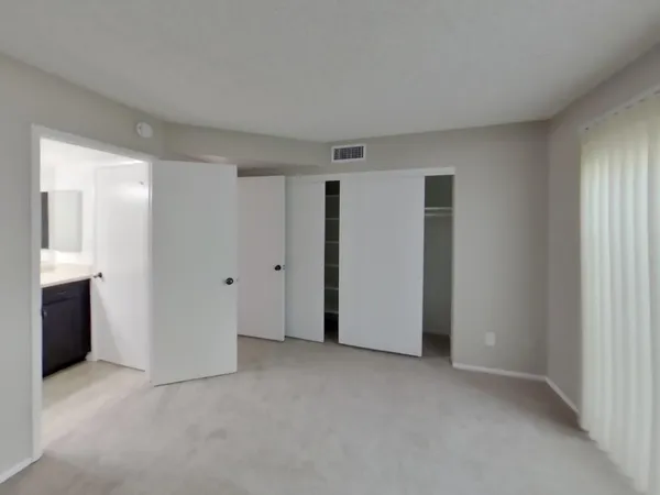 $1,649 | 14002 North 49th Avenue, Unit 1076, Glendale, AZ 85306