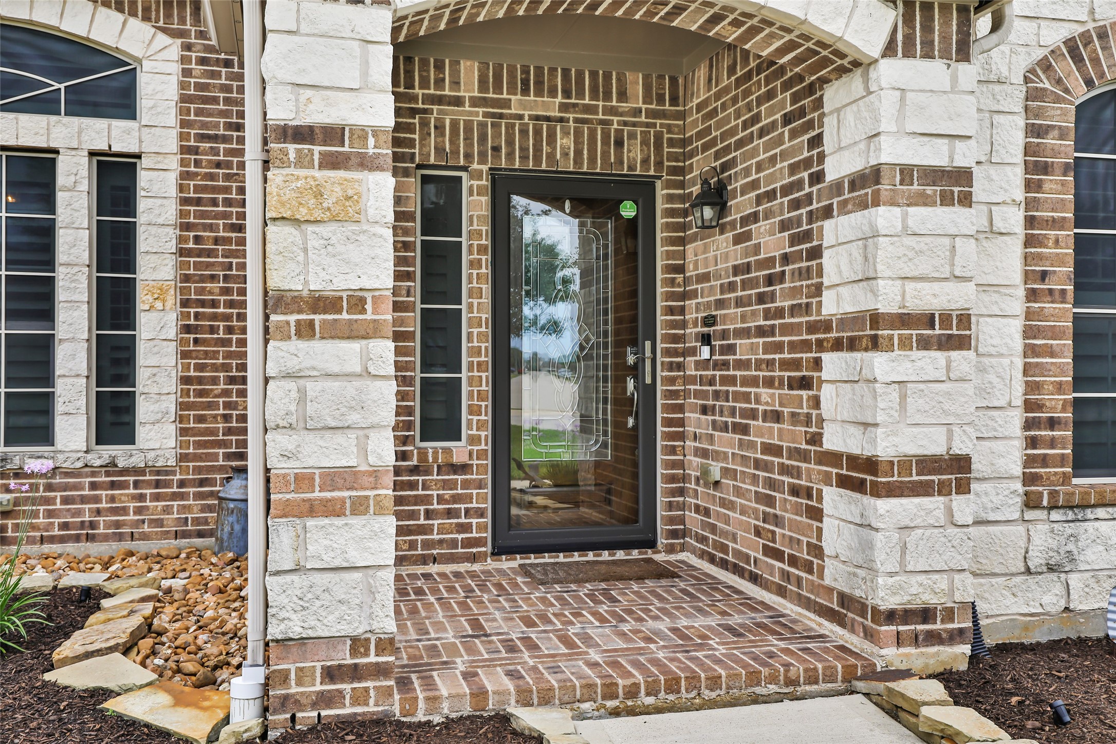 6202 Circle Back Road Baytown, TX 77523 - Photo 10 of 50 Inviting entry