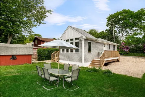 $699,000 | 39 Edwards Avenue, South Kingstown, RI 02879