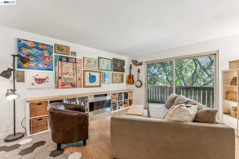 $499,000 | 1321 Webster Street, Unit D103, Alameda, CA 94501