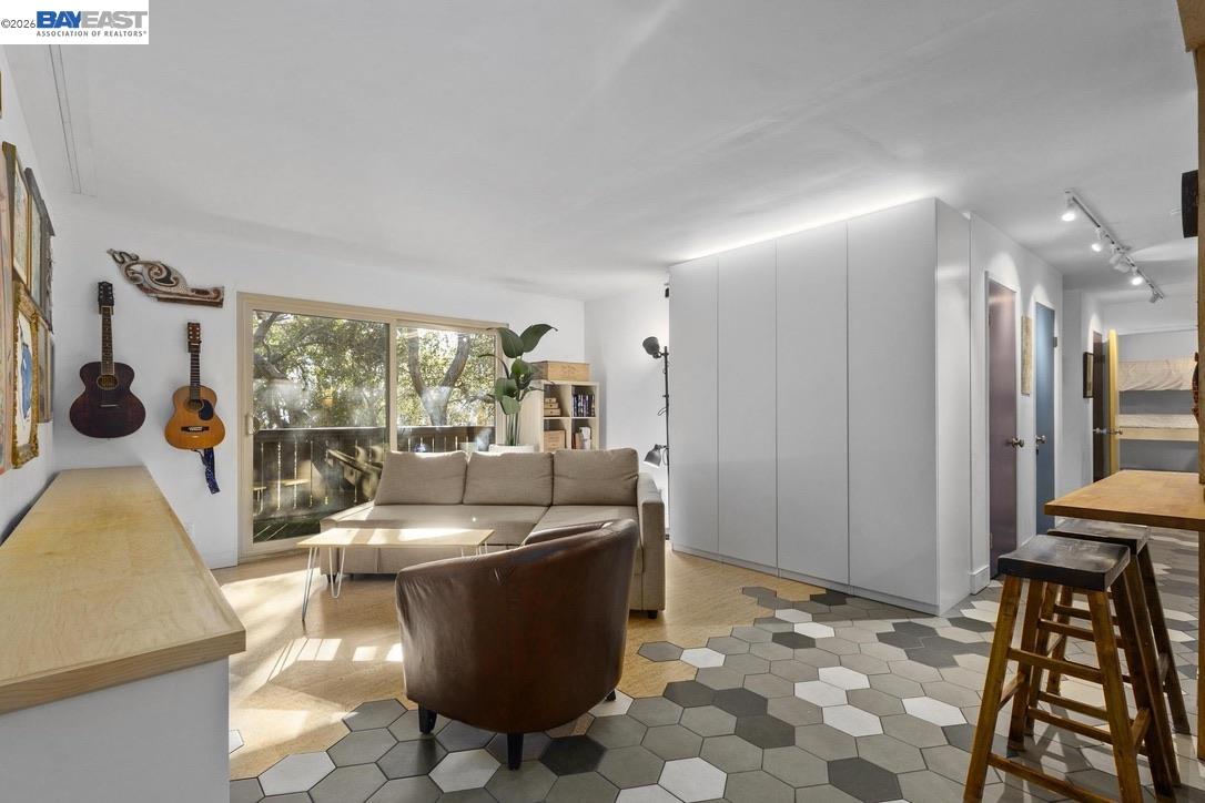 1321 Webster Street, Unit D103 Alameda, CA 94501 - Photo 10 of 23