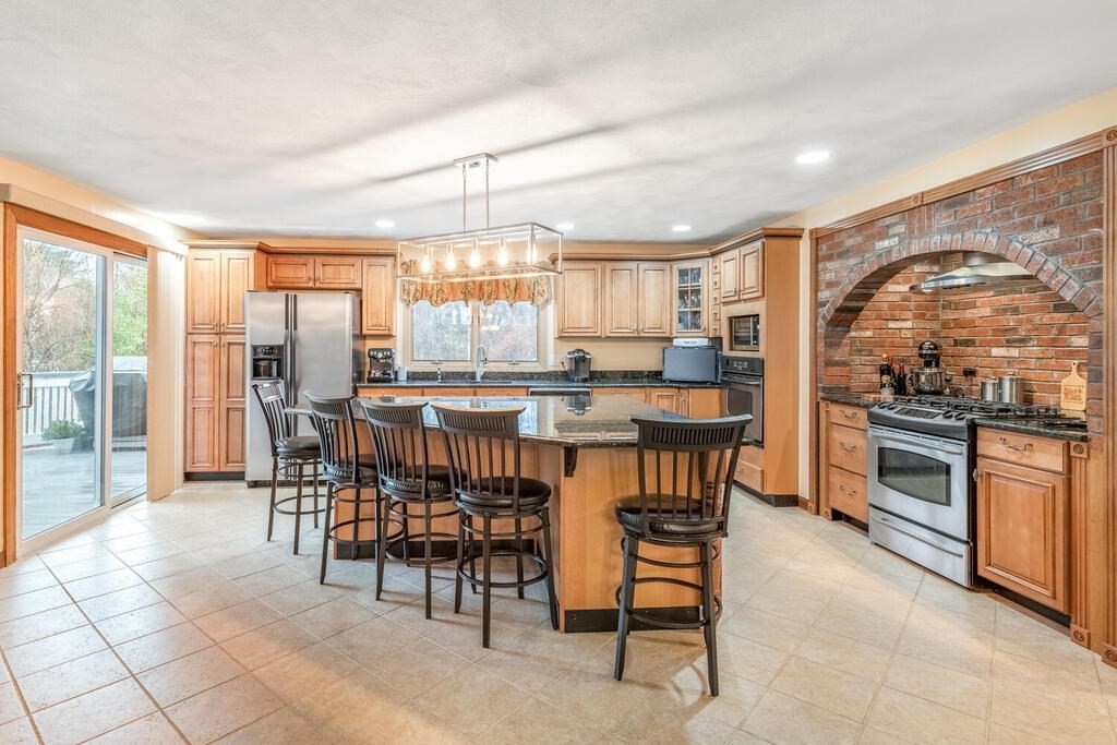 30 Coolidge Road Lynn, MA 01902 - Photo 6 of 34 Gallery Image 6