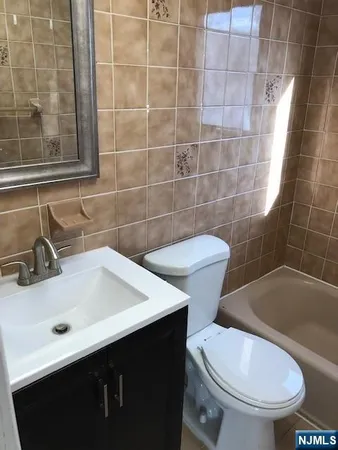 $2,400 | 103 Main Street, Unit 2, Garfield, NJ 07026