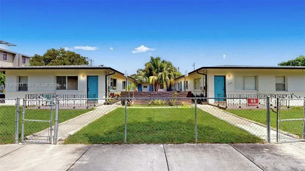 $1,650 | 2499 Southwest 27th Street, Unit 5, Miami, FL 33133