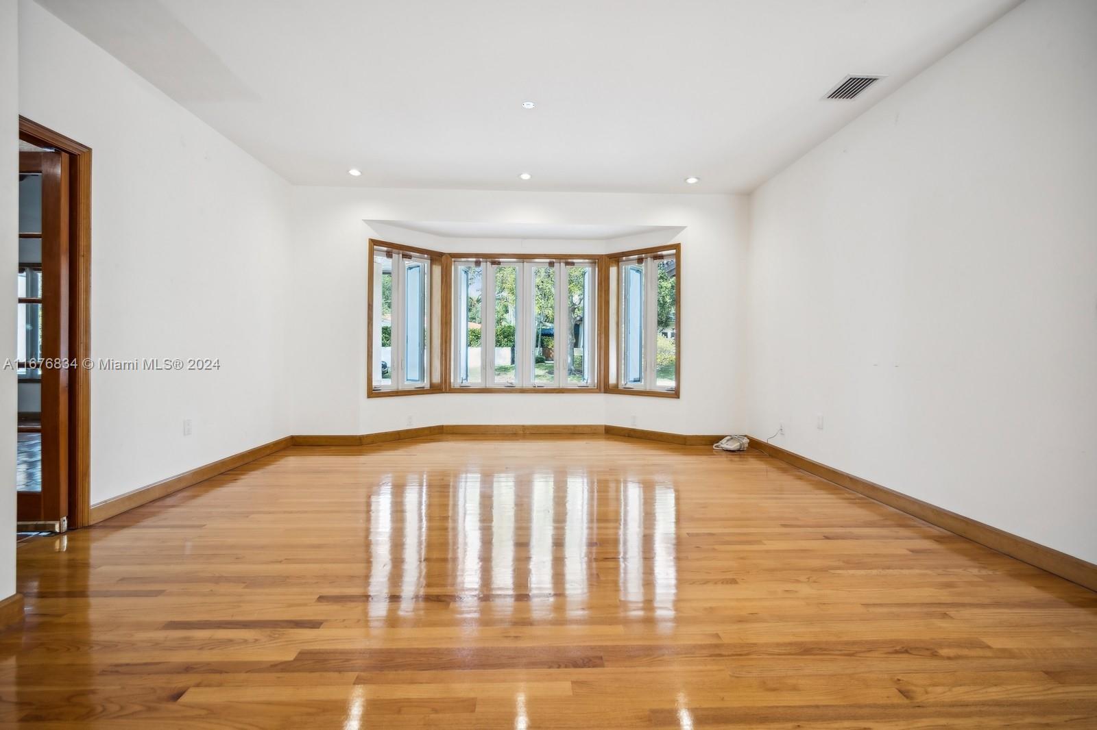 4500 Anderson Road Coral Gables, FL 33146 - Photo 9 of 49 Gallery Image 9