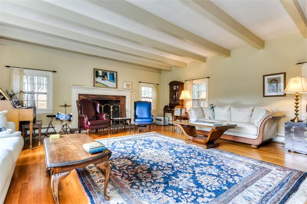 119 Maple Street Sherborn, MA 01770 - Photo 5 of 14 Gallery Image 5