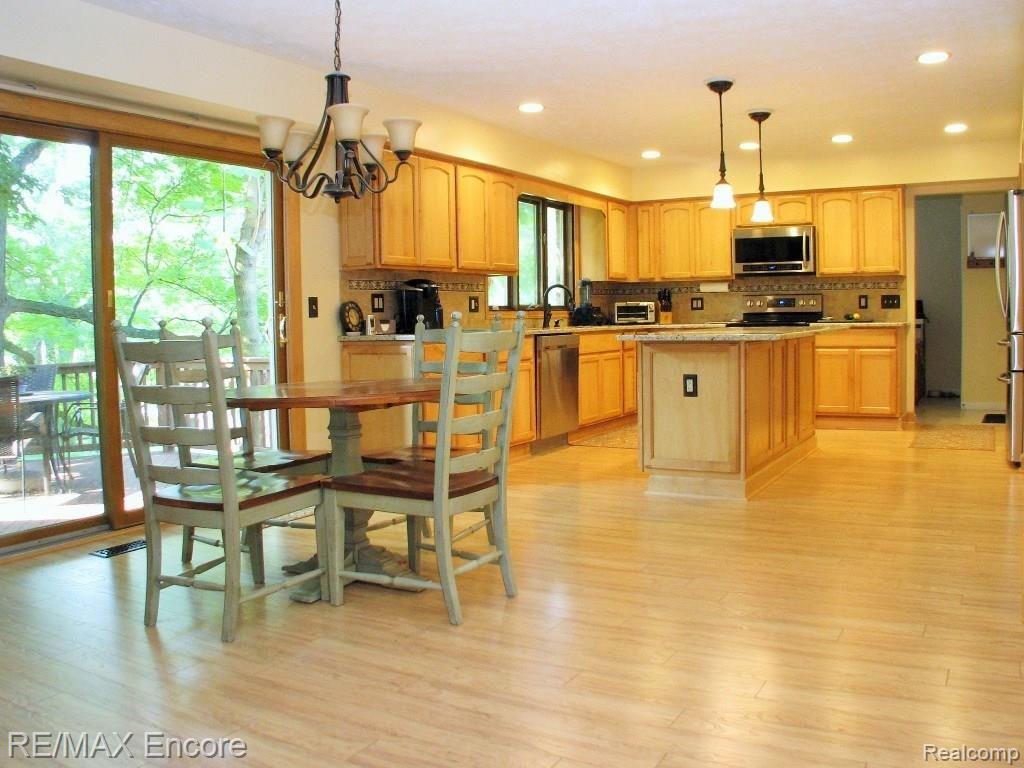 1844 Bromley Lane Rochester Hills, MI 48306 - Photo 18 of 24
