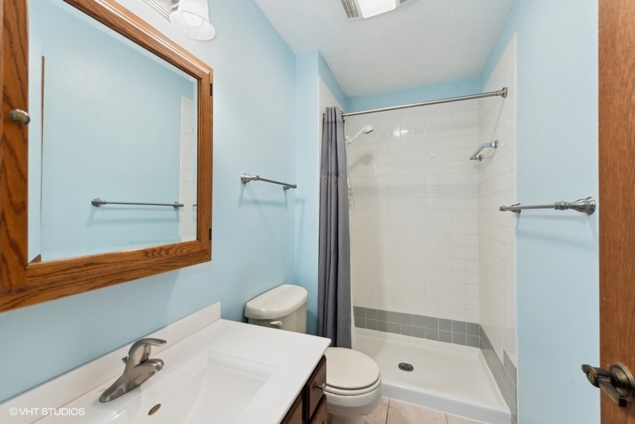 2351 Federal Circle Lindenhurst, IL 60046 - Photo 12 of 19