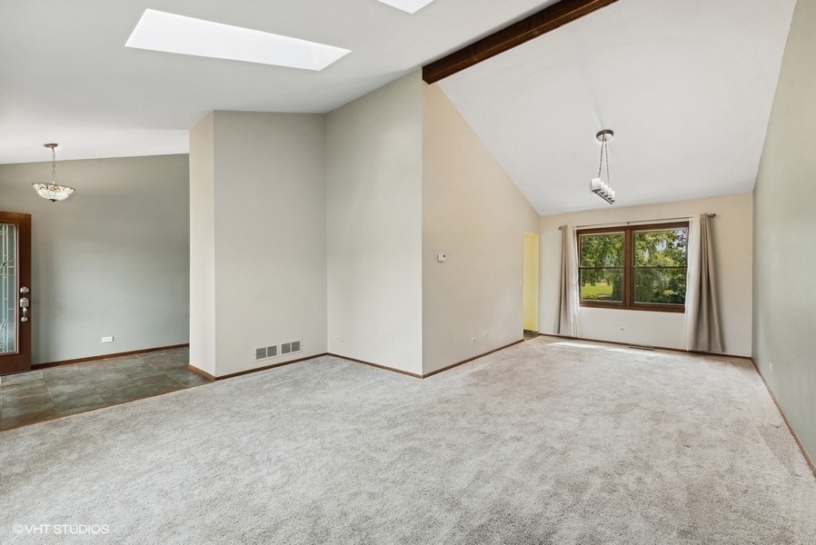 2351 Federal Circle Lindenhurst, IL 60046 - Photo 6 of 19