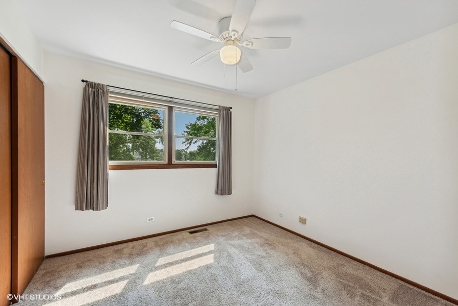 2351 Federal Circle Lindenhurst, IL 60046 - Photo 9 of 19