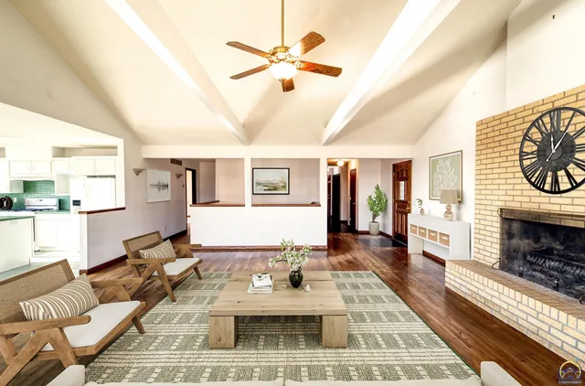 $1,100,000 | 27125 Doyle Creek Road, St. Marys, KS 66536