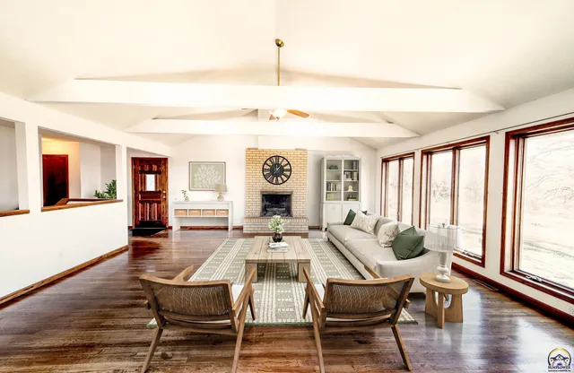 $1,100,000 | 27125 Doyle Creek Road, St. Marys, KS 66536