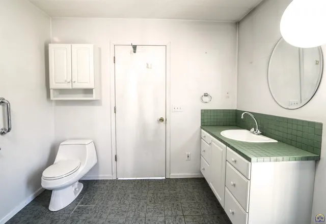 $1,100,000 | 27125 Doyle Creek Road, St. Marys, KS 66536