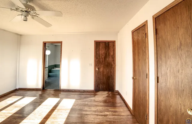 $1,100,000 | 27125 Doyle Creek Road, St. Marys, KS 66536