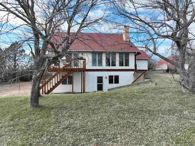 $1,100,000 | 27125 Doyle Creek Road, St. Marys, KS 66536
