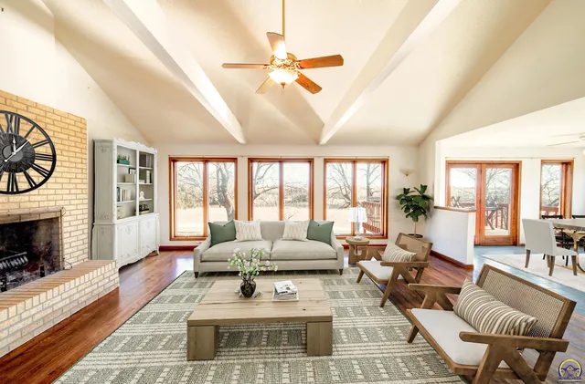 $1,100,000 | 27125 Doyle Creek Road, St. Marys, KS 66536