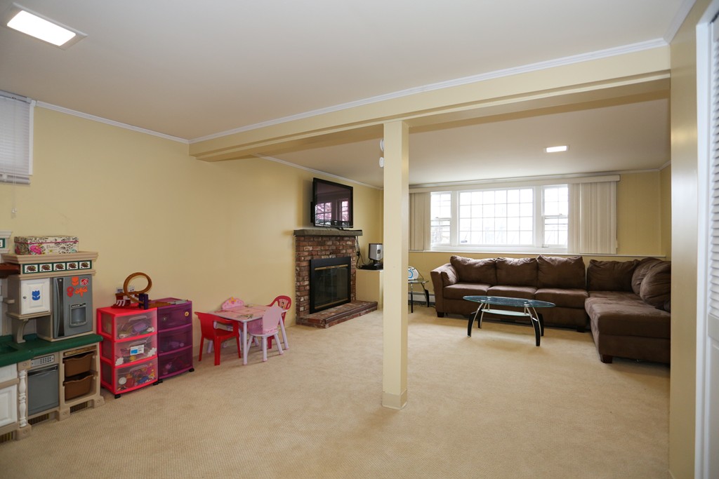 78 Harrington Road Framingham, MA 01701 - Photo 20 of 25 Gallery Image 20