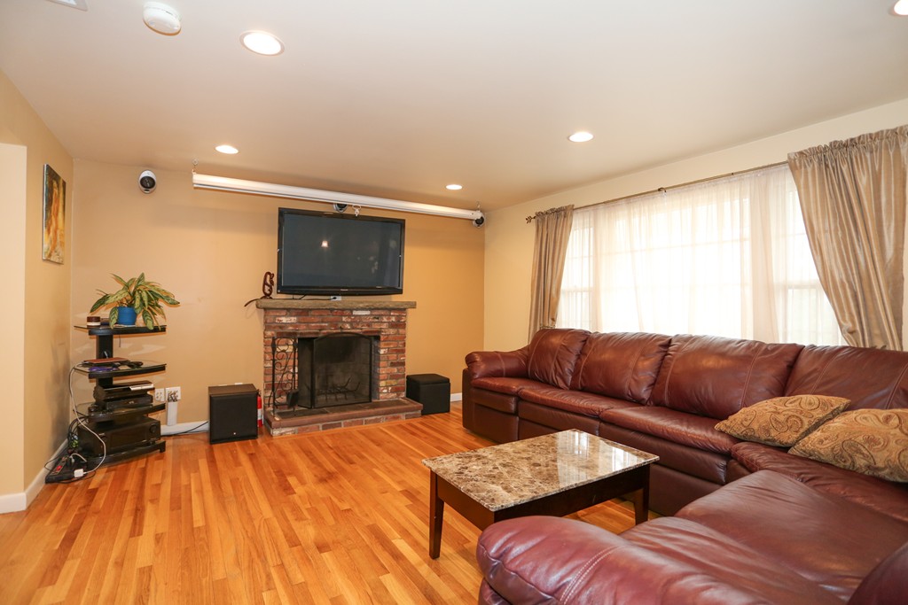 78 Harrington Road Framingham, MA 01701 - Photo 3 of 25 Gallery Image 3