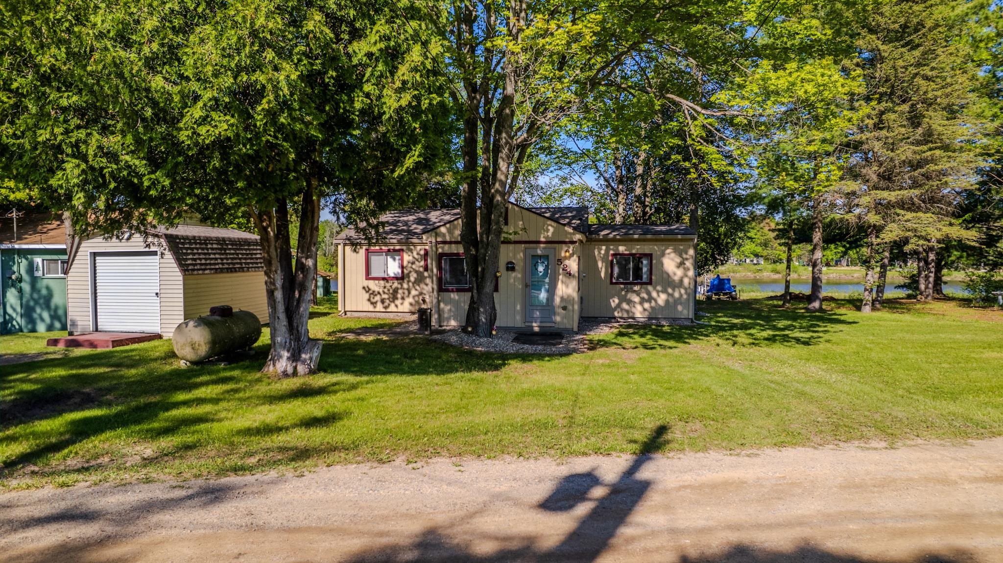 524 Hilo Road Gladwin, MI 48624 - Photo 39 of 49