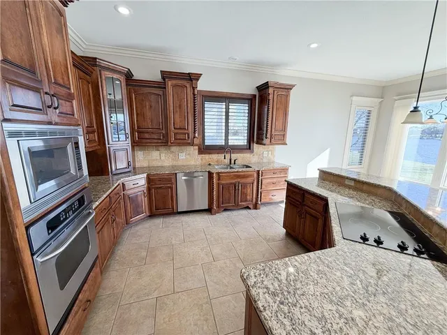 $975,000 | 1427 Young Circle, Raymore, MO 64083