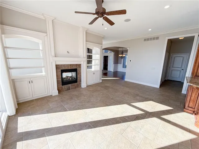 $975,000 | 1427 Young Circle, Raymore, MO 64083