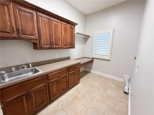 $975,000 | 1427 Young Circle, Raymore, MO 64083