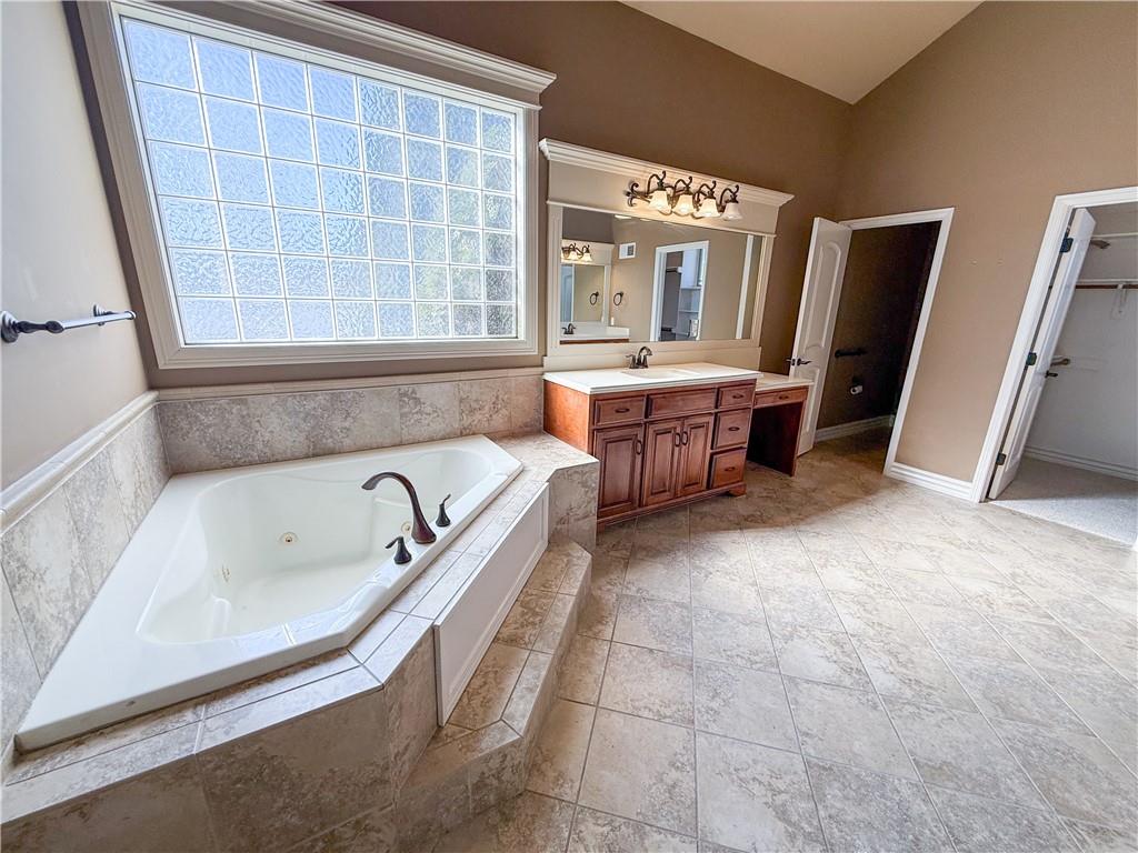 1427 Young Circle Raymore, MO 64083 - Photo 26 of 65