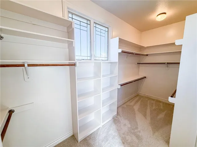 $975,000 | 1427 Young Circle, Raymore, MO 64083