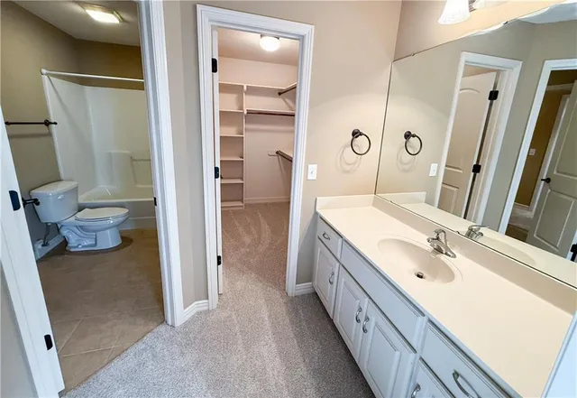 $975,000 | 1427 Young Circle, Raymore, MO 64083