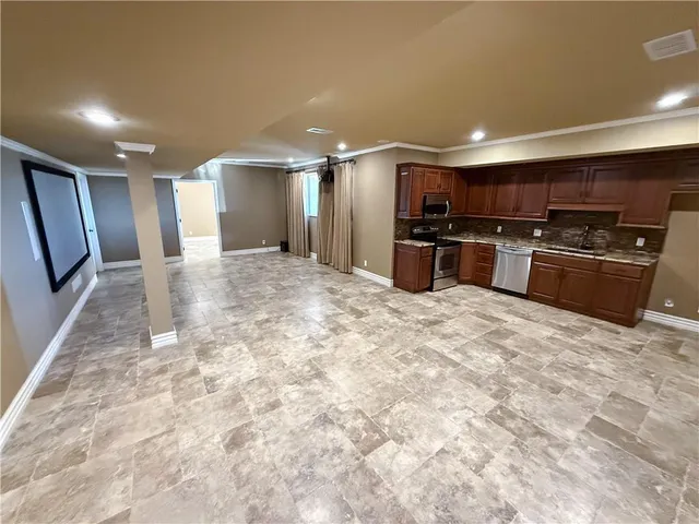 $975,000 | 1427 Young Circle, Raymore, MO 64083