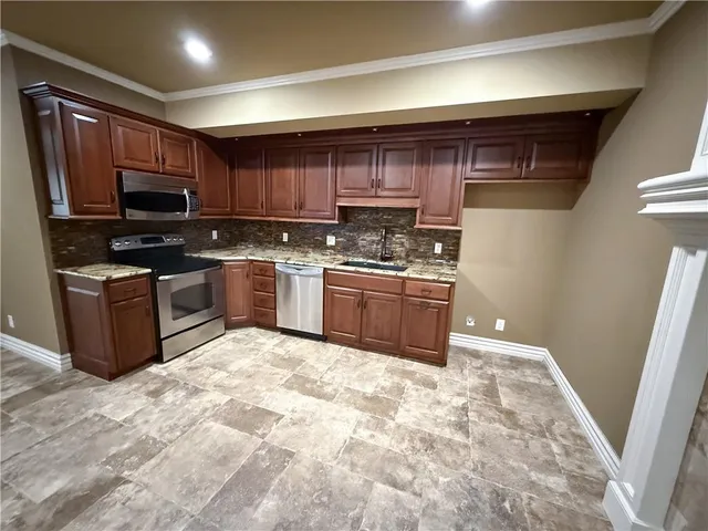 $975,000 | 1427 Young Circle, Raymore, MO 64083