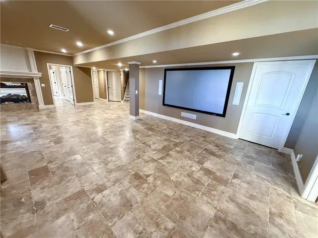 $975,000 | 1427 Young Circle, Raymore, MO 64083