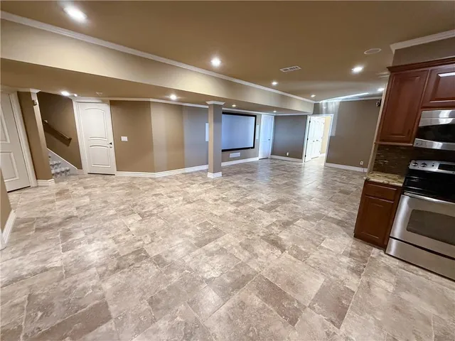 $975,000 | 1427 Young Circle, Raymore, MO 64083