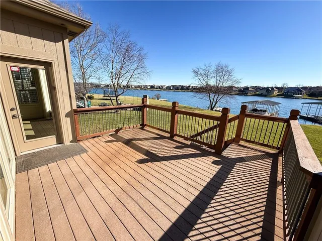 $975,000 | 1427 Young Circle, Raymore, MO 64083