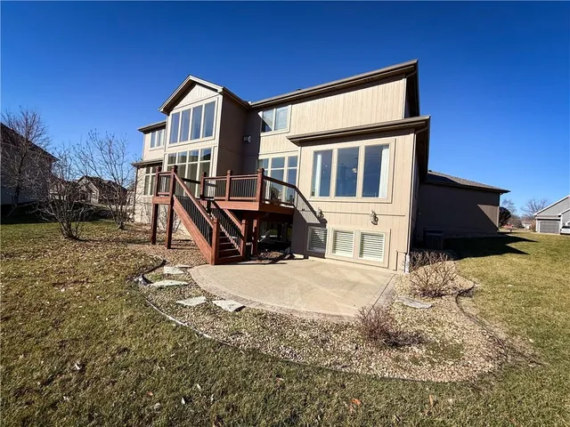 $975,000 | 1427 Young Circle, Raymore, MO 64083