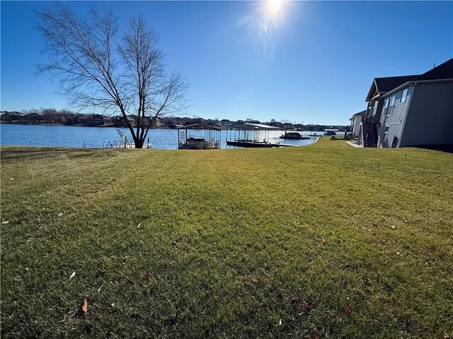 $975,000 | 1427 Young Circle, Raymore, MO 64083