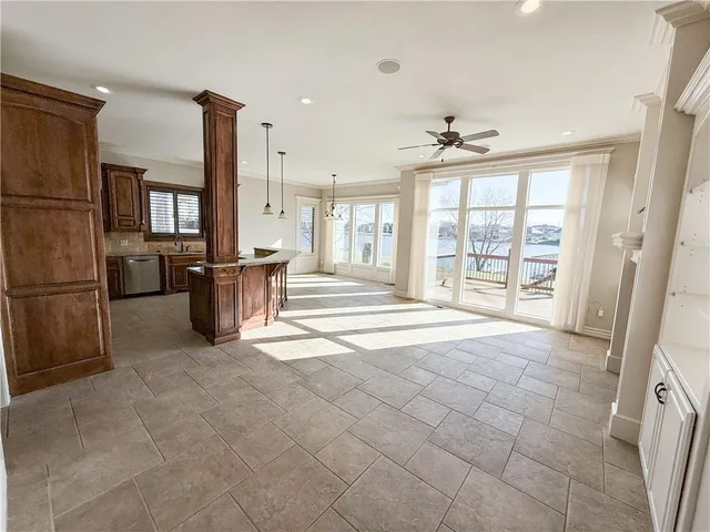 $975,000 | 1427 Young Circle, Raymore, MO 64083