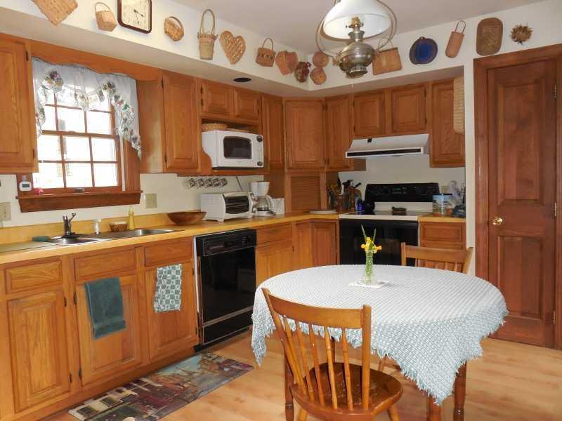 19 Silver Ridge Road Bangor, ME 04401 - Photo 3 of 25 Kitchen.