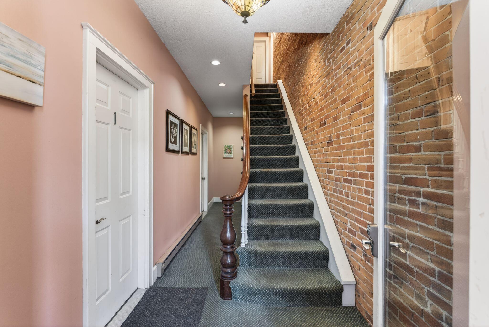 289 Spring Street, Unit 2 Portland, ME 04102 - Photo 4 of 33 31_DSC07560