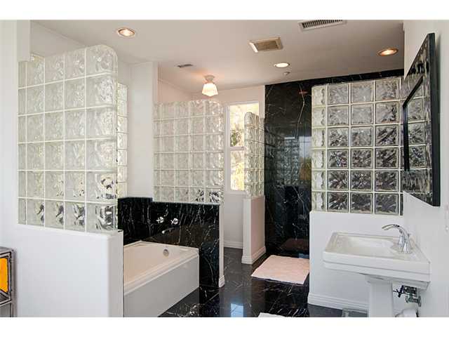 1585 Burgundy Road Encinitas, CA 92024 - Photo 14 of 25