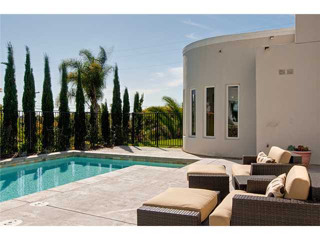 1585 Burgundy Road Encinitas, CA 92024 - Photo 21 of 25